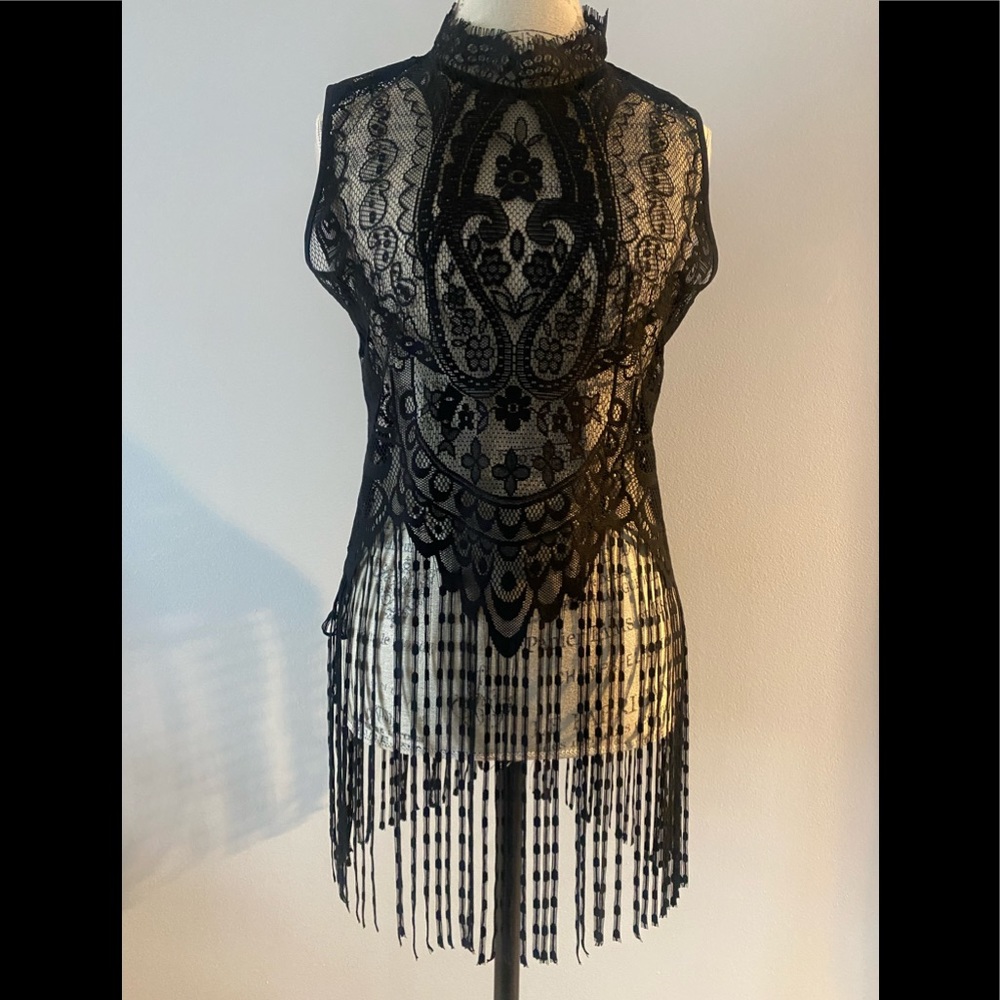 Lace tank with fringe